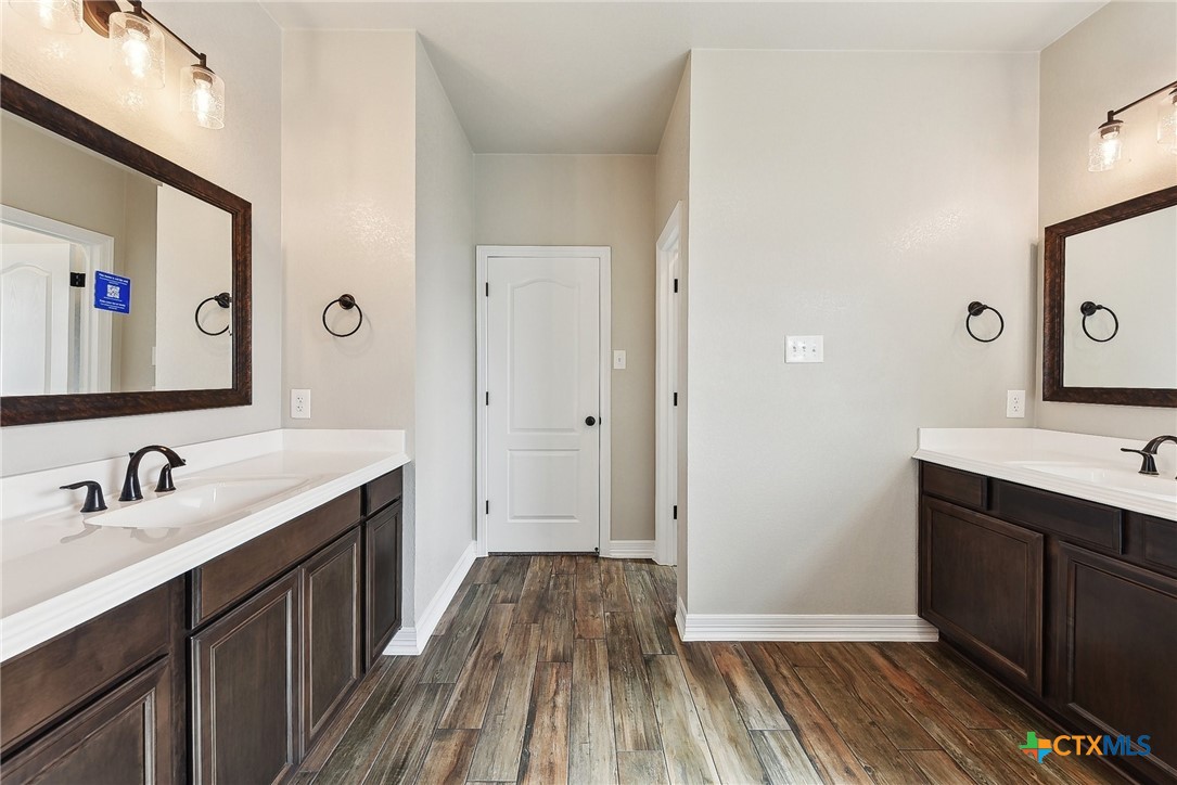 property viewer photo 15