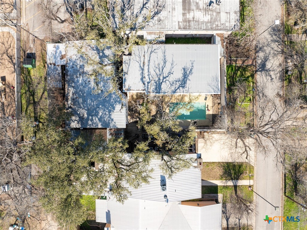 main property photo 30