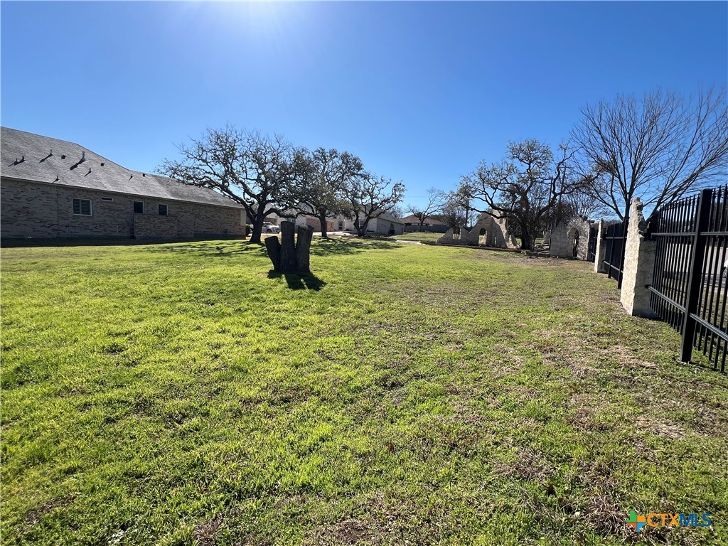 main property photo 4