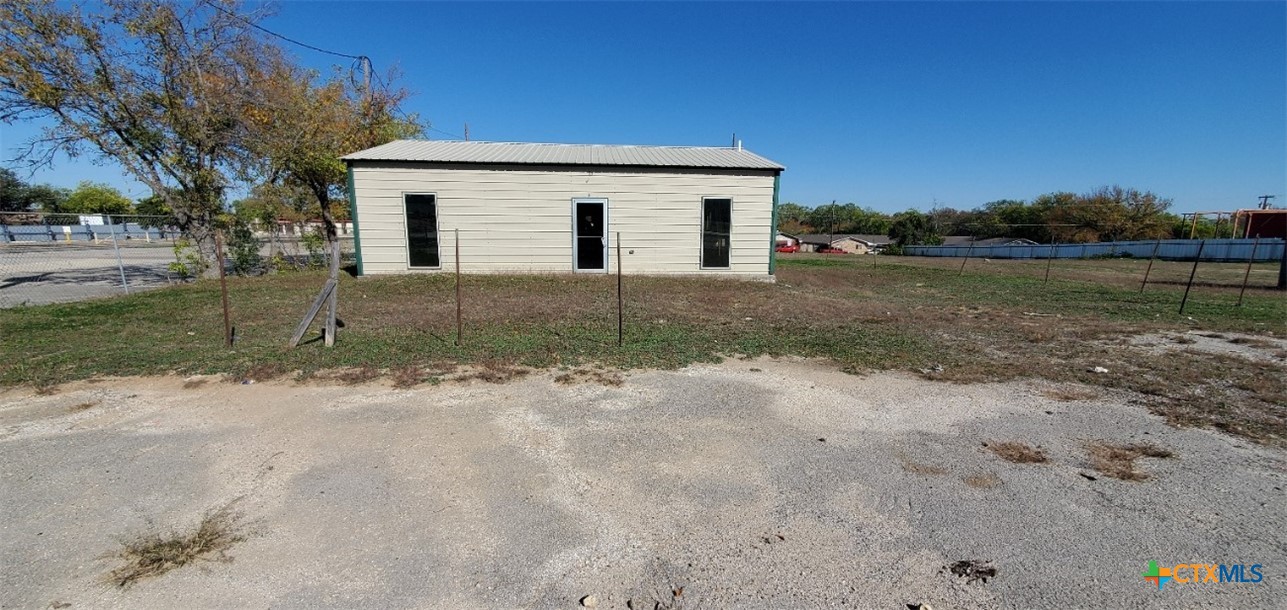 main property photo 7