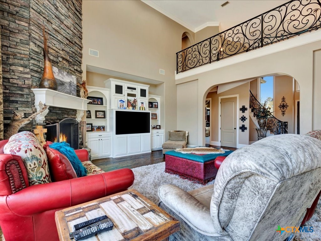 main property photo 7