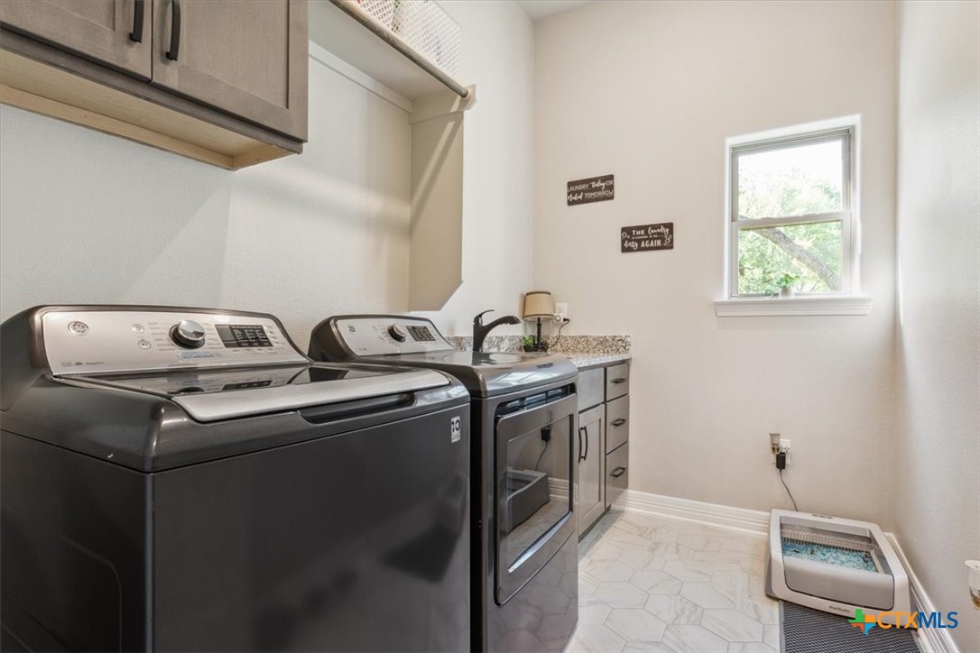 property viewer photo 36