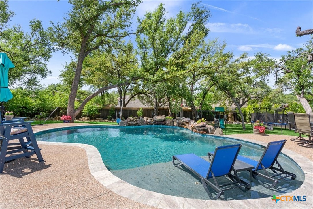 property viewer photo 41