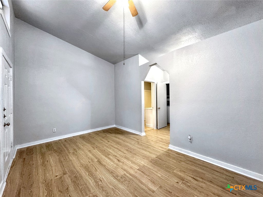 property viewer photo 2