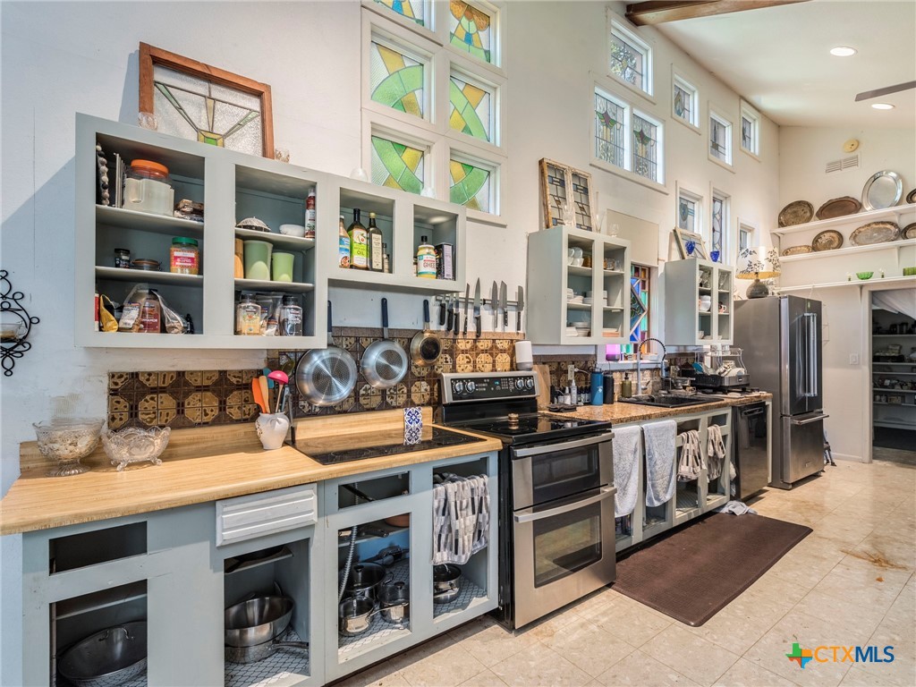 main property photo 12