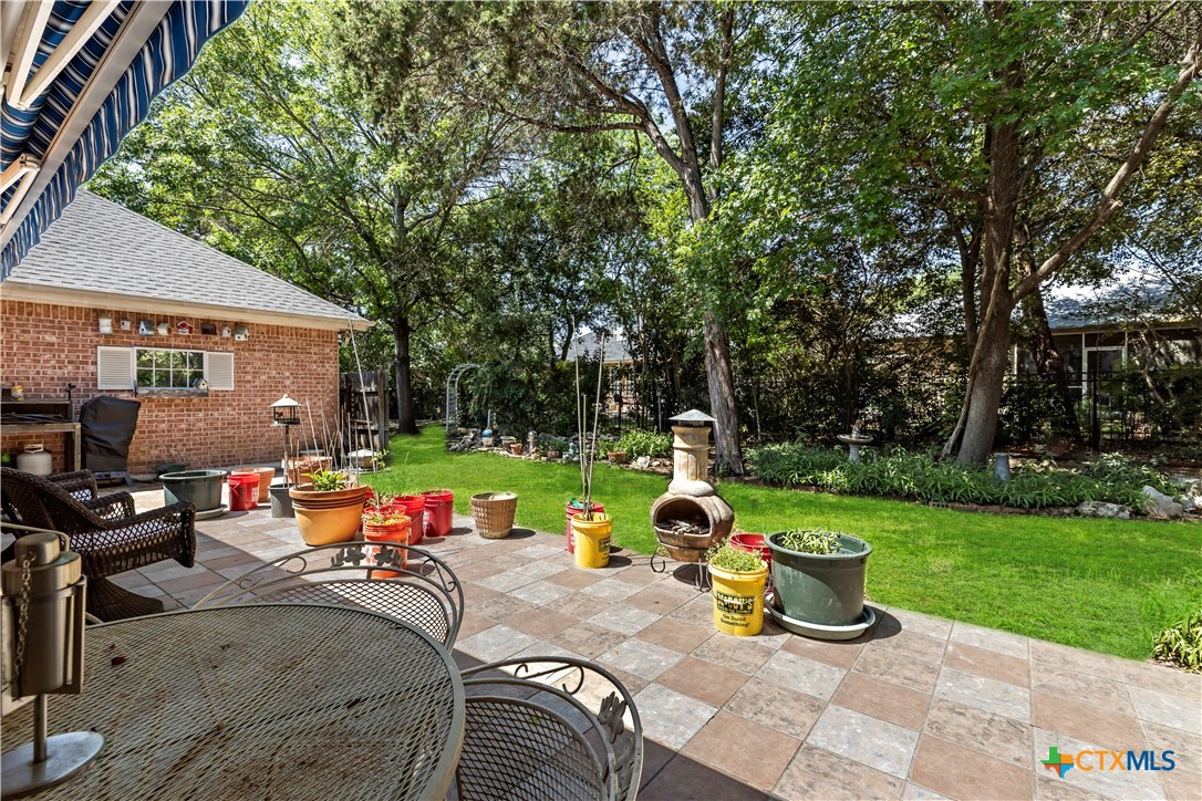main property photo 31