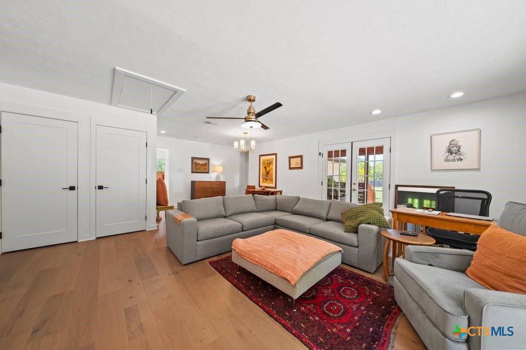 property viewer photo 10