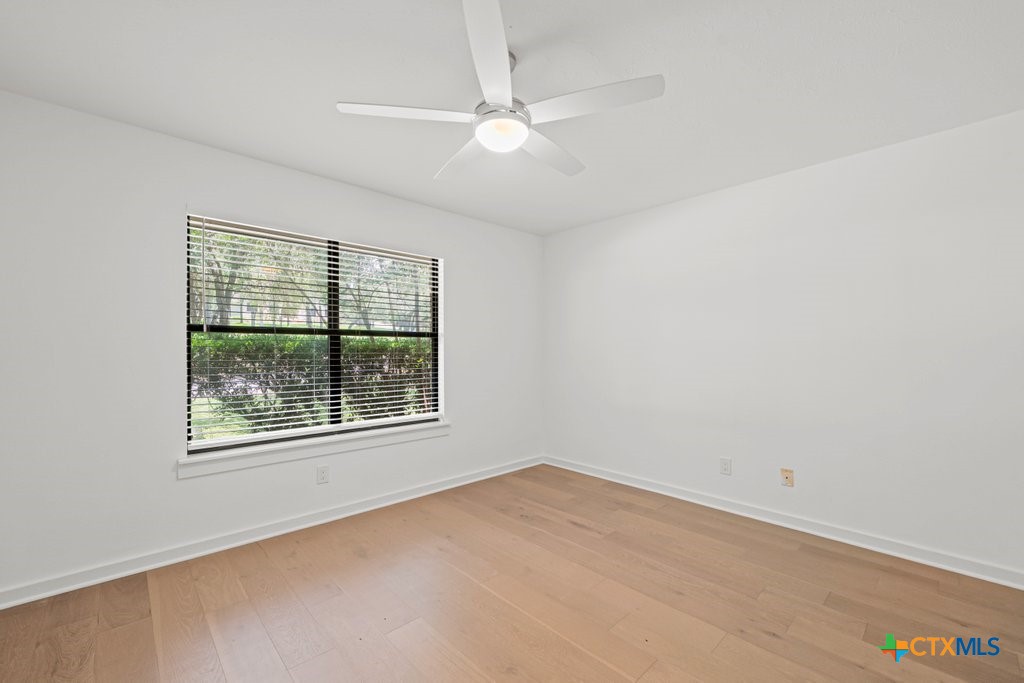 property viewer photo 23