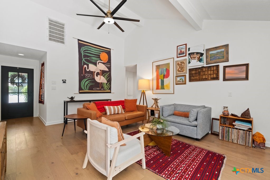 property viewer photo 3