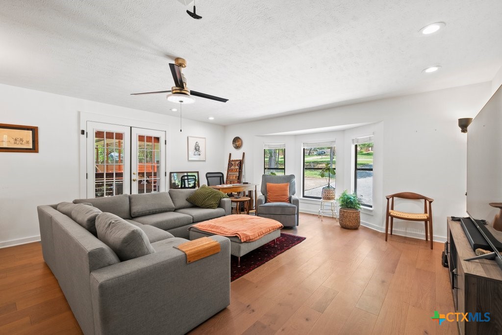 property viewer photo 9