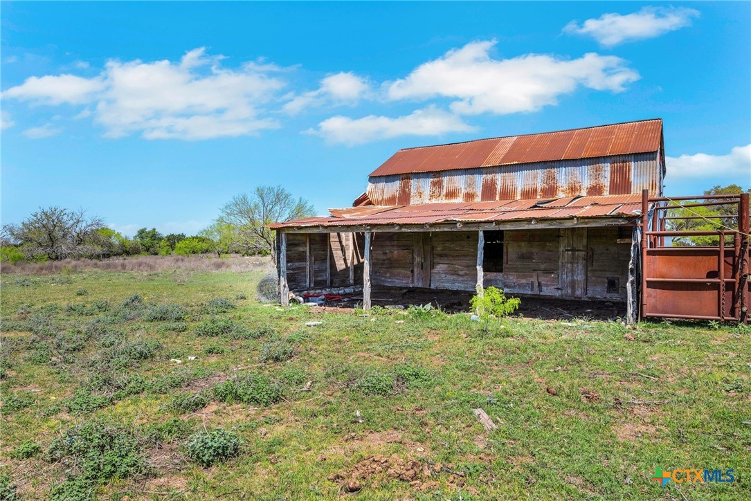 main property photo 28