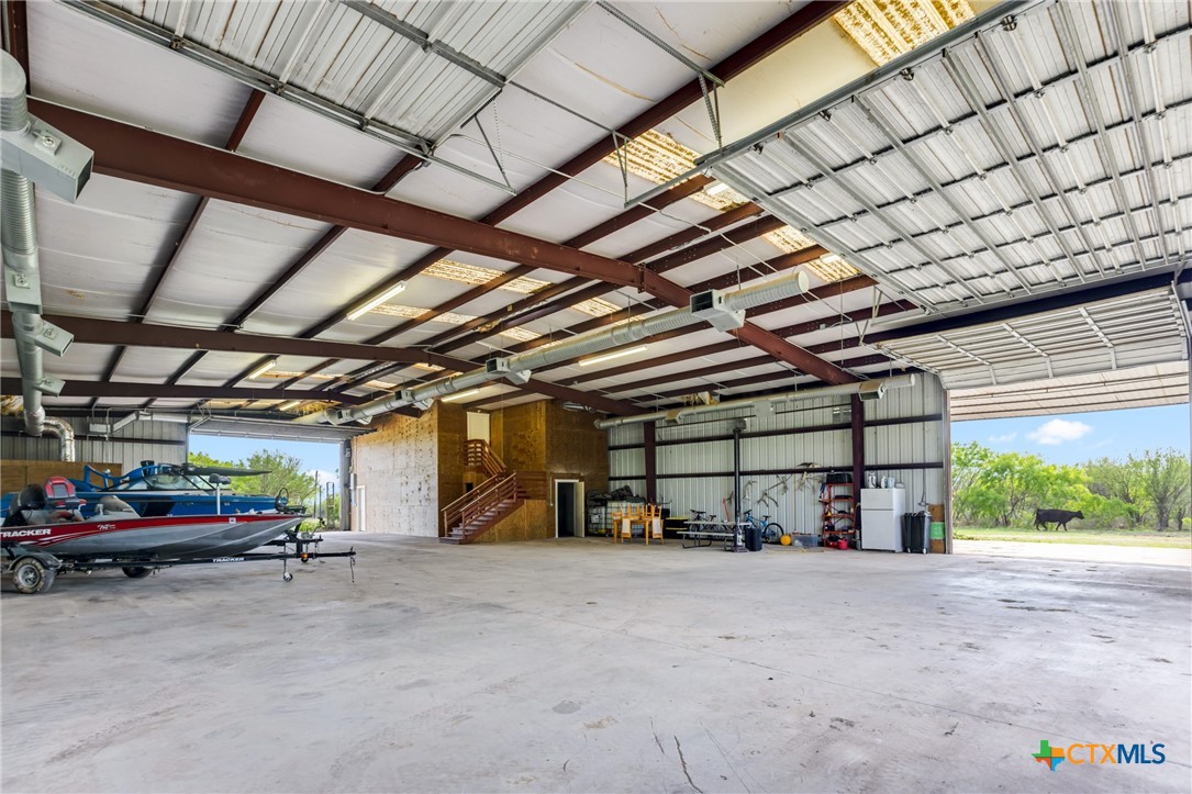 main property photo 40