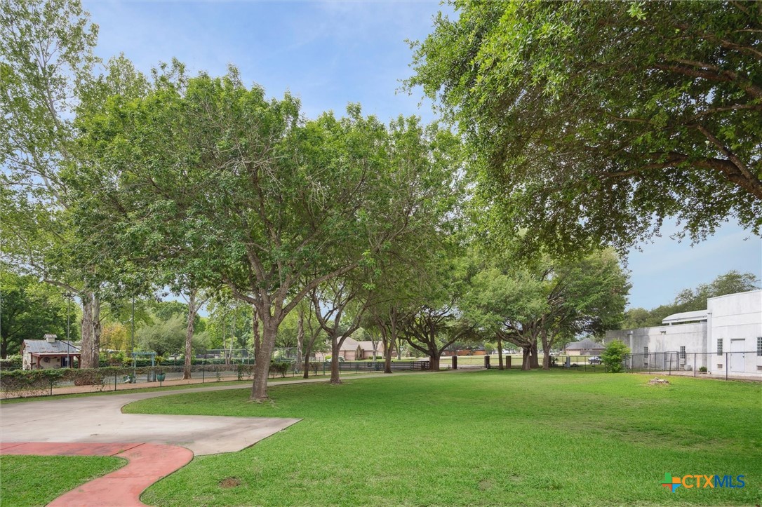 main property photo 40
