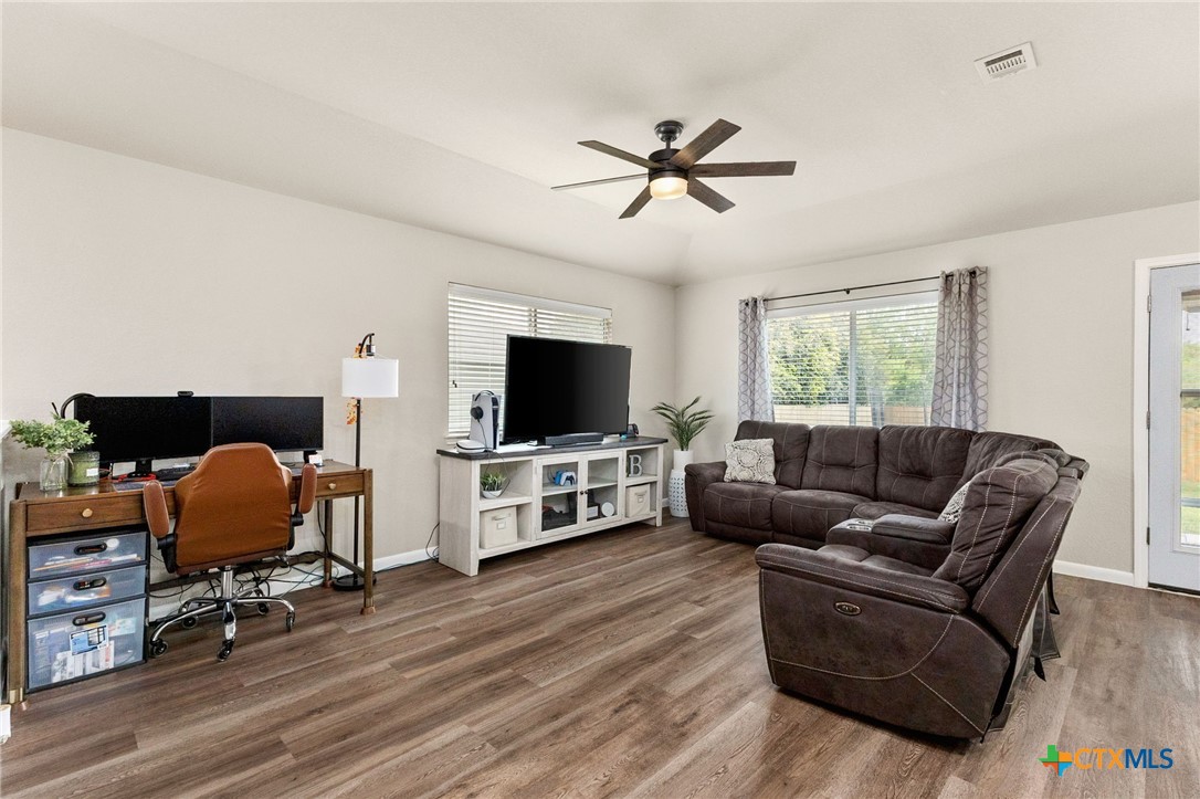 property viewer photo 10