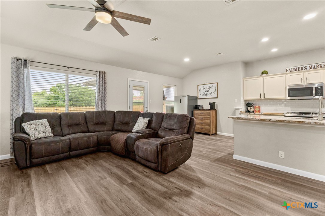 property viewer photo 11
