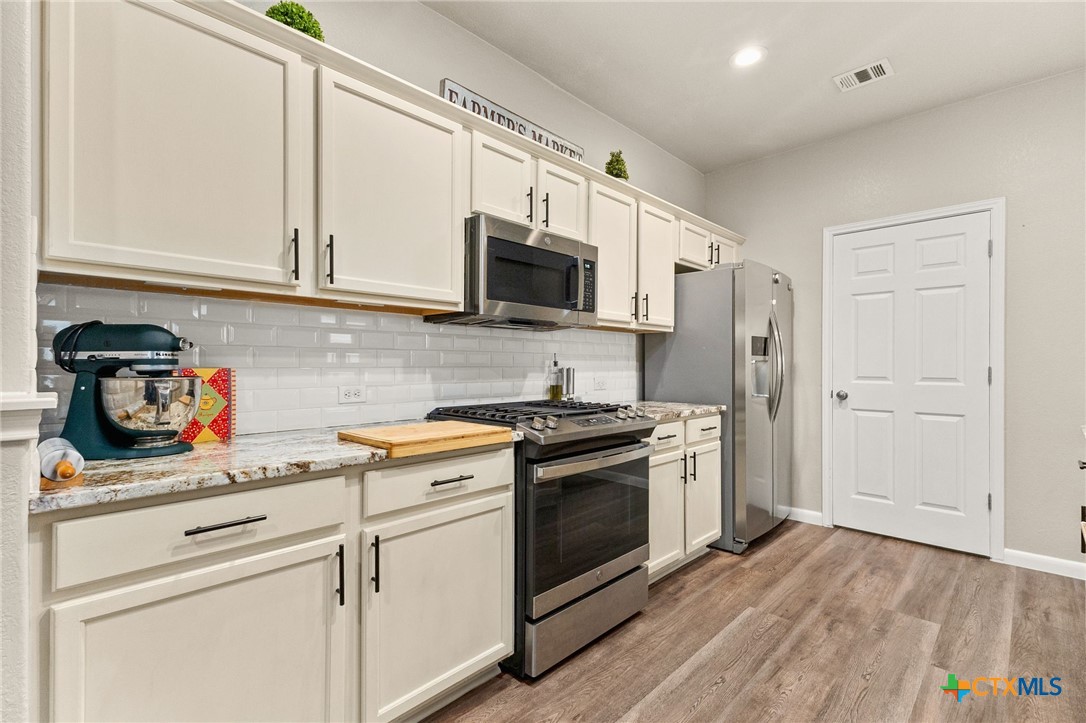 property viewer photo 16