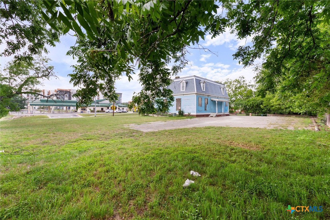 main property photo 18