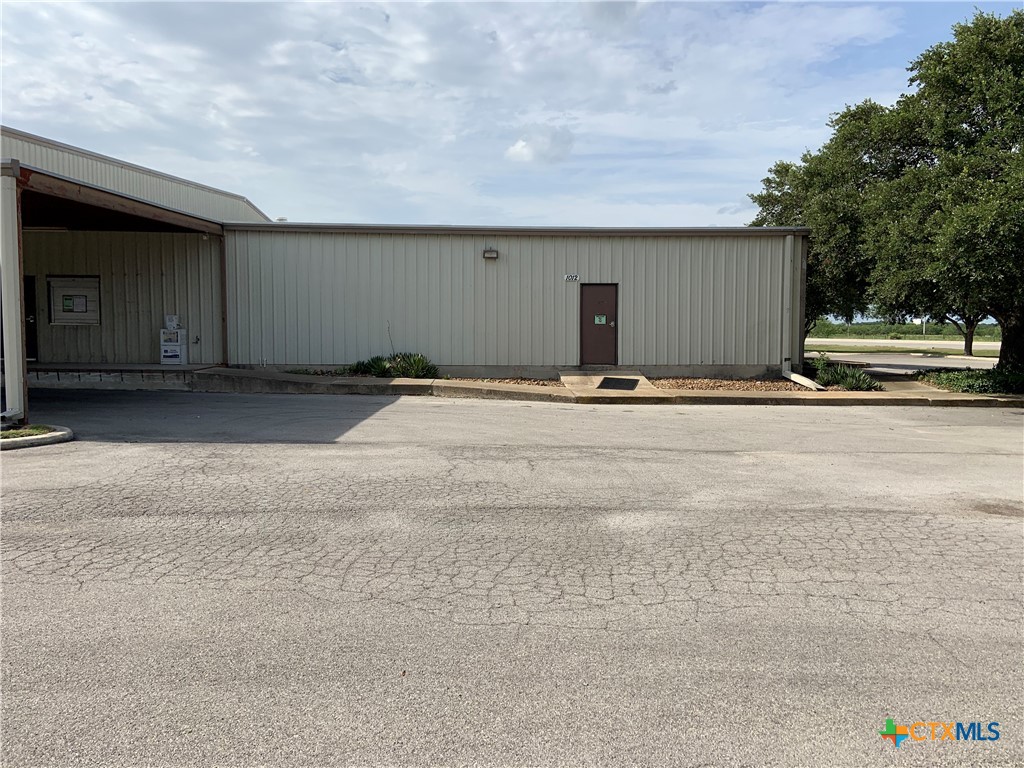 main property photo 7