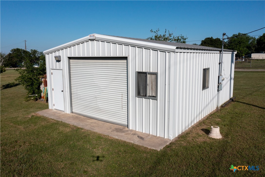 main property photo 40