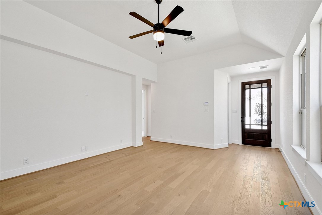 property viewer photo 7
