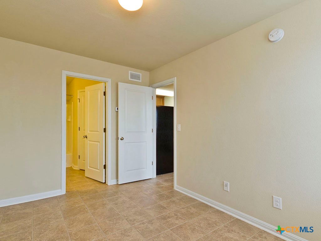 property viewer photo 7