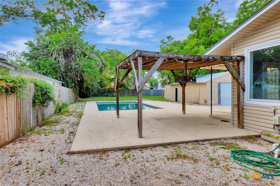 main property photo 41