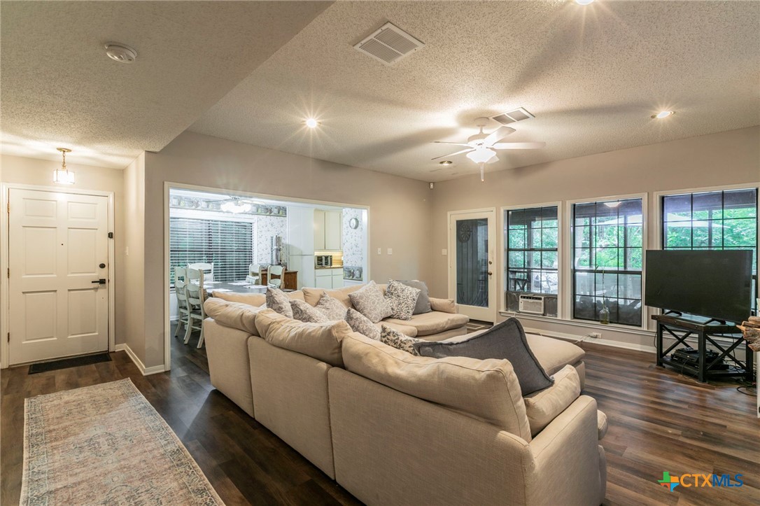 property viewer photo 4
