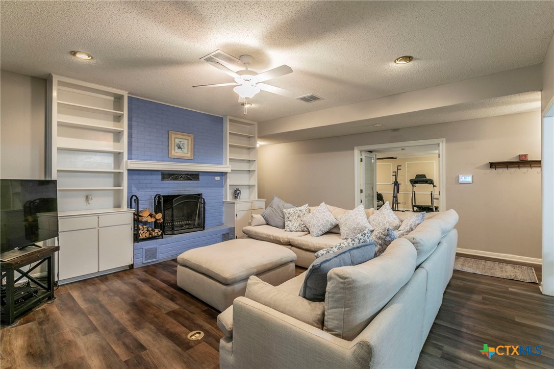 property viewer photo 6