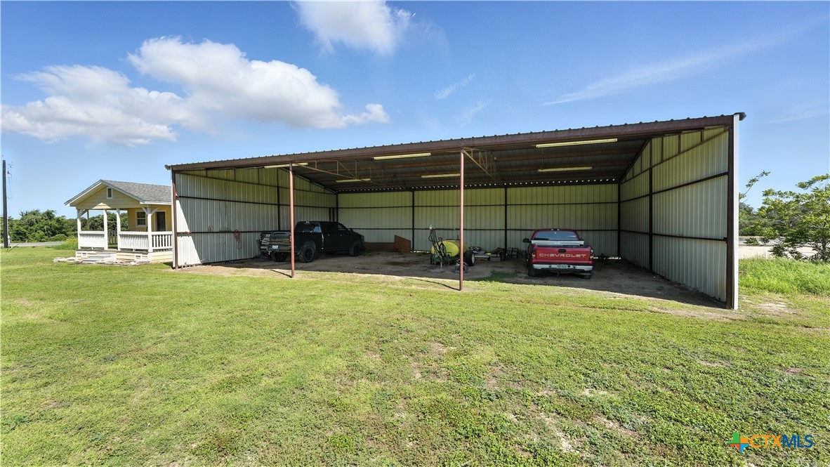 main property photo 41