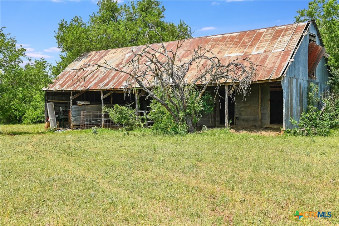 main property photo 28