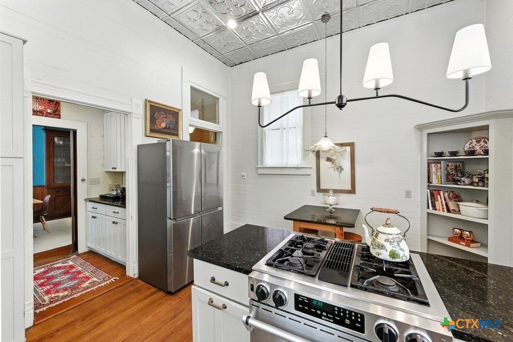 main property photo 13