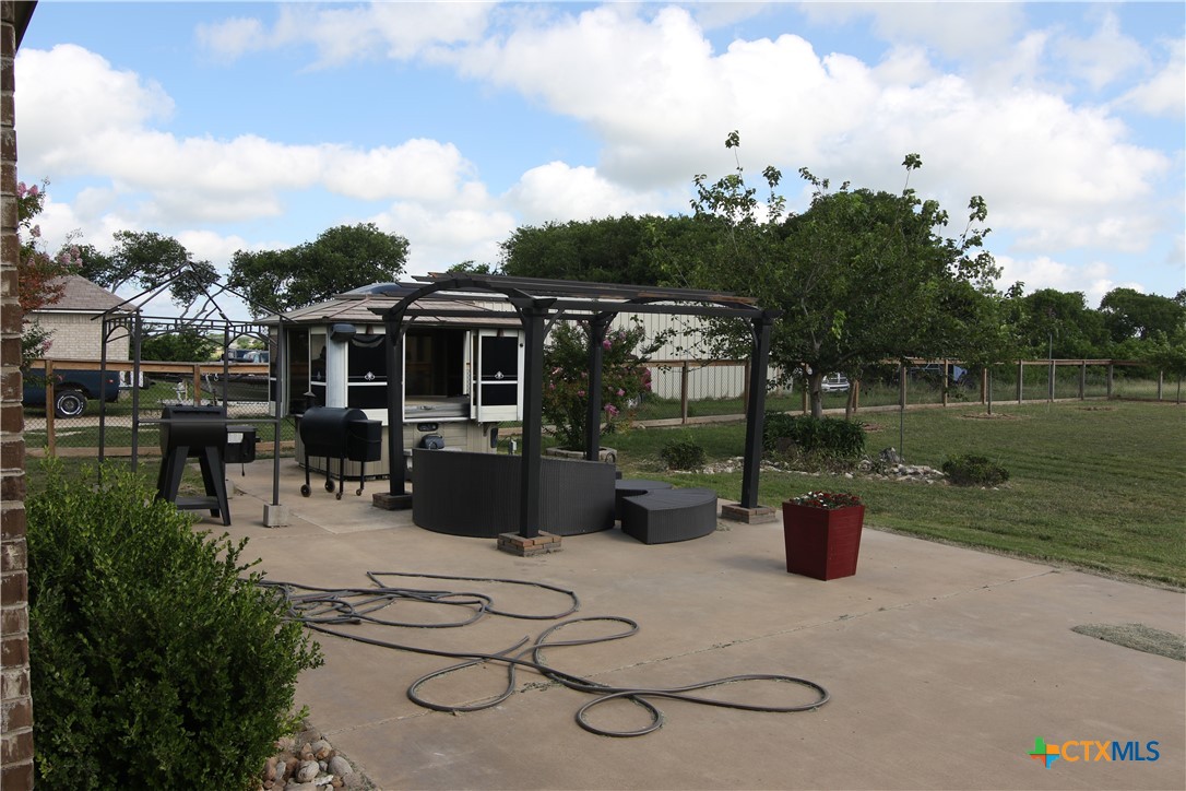main property photo 32