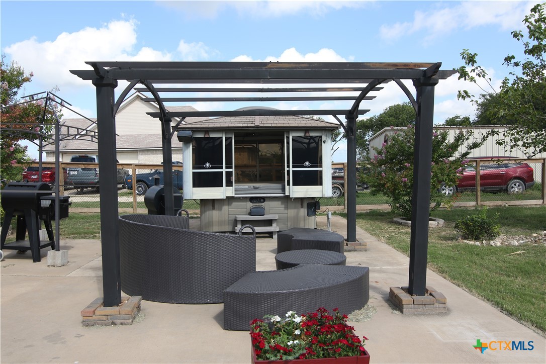 main property photo 33