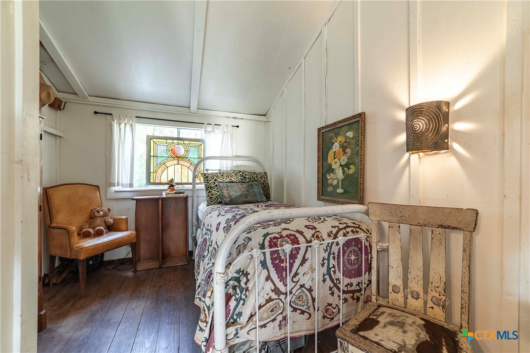 main property photo 11