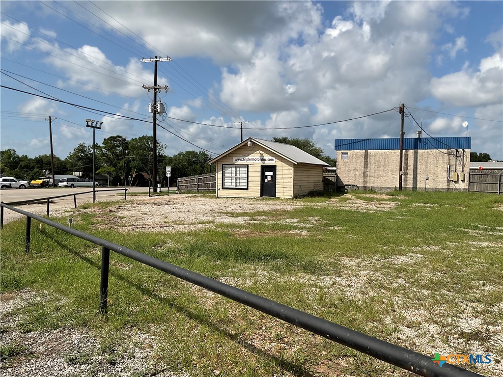 main property photo 6