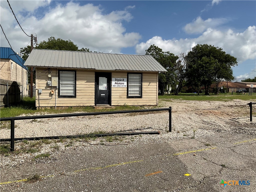 main property photo 9