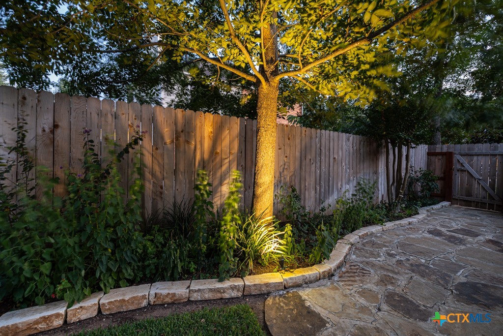 main property photo 41
