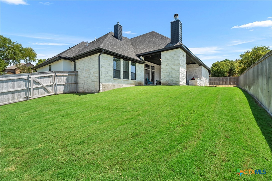 main property photo 40