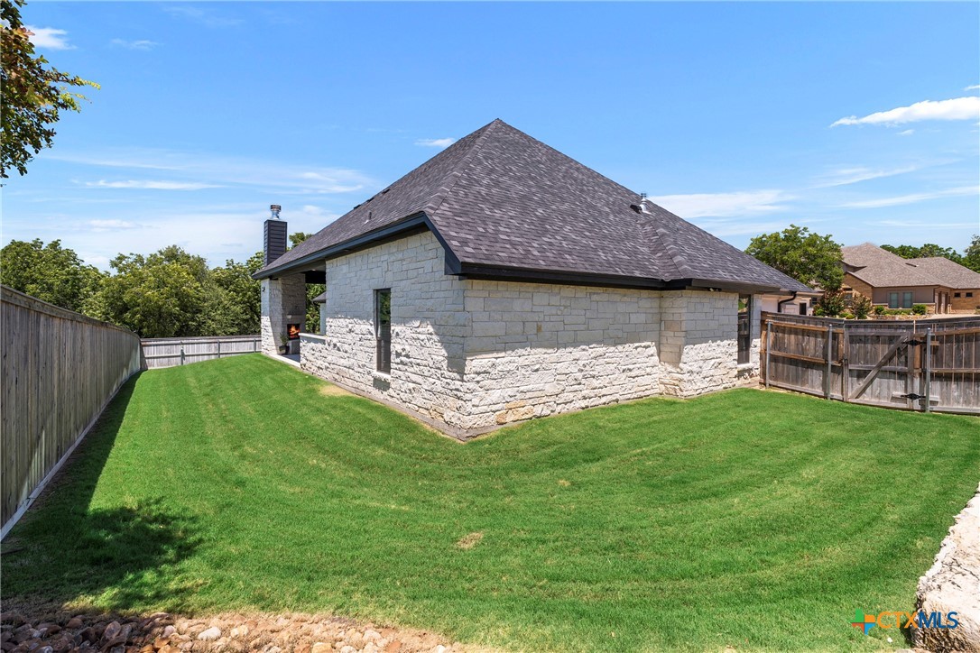 main property photo 41