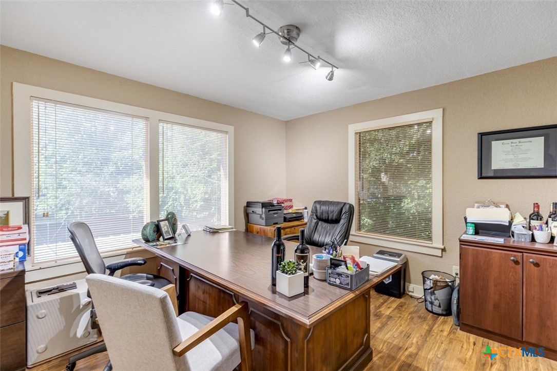 main property photo 14
