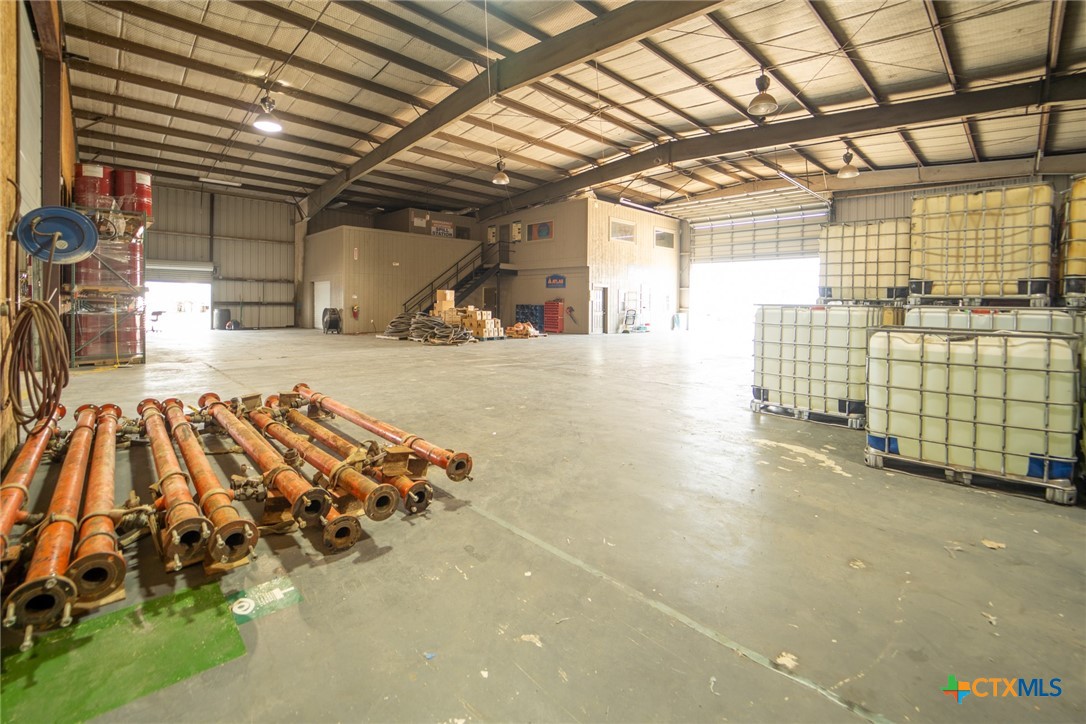 main property photo 30