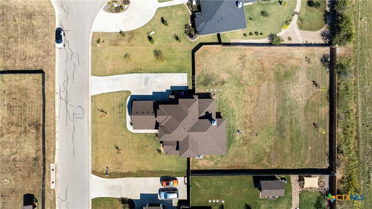 main property photo 40