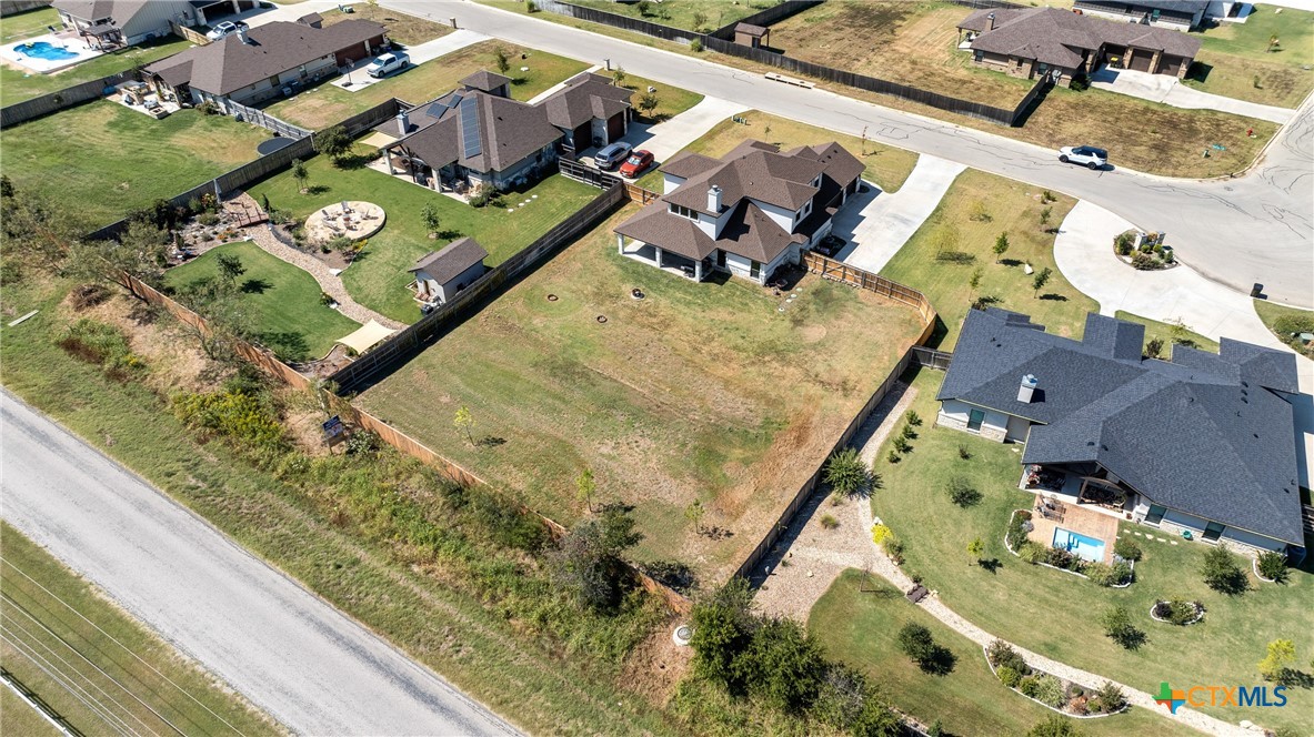main property photo 41