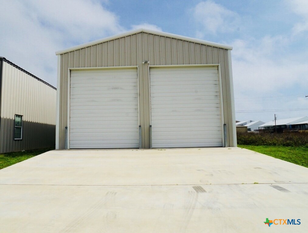 main property photo 8