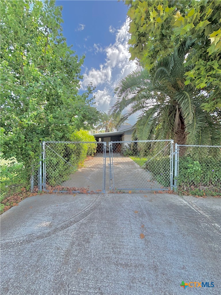main property photo 30