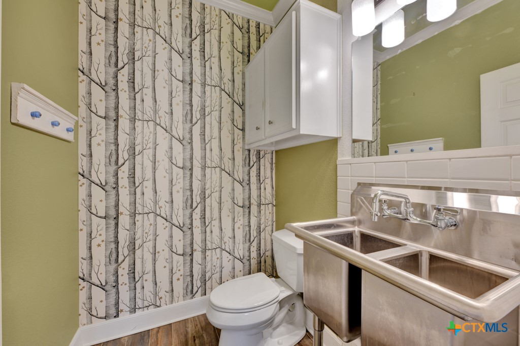 main property photo 17