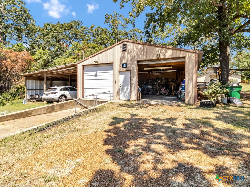 main property photo 29