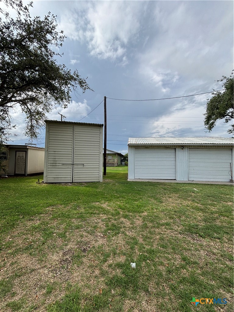 main property photo 43