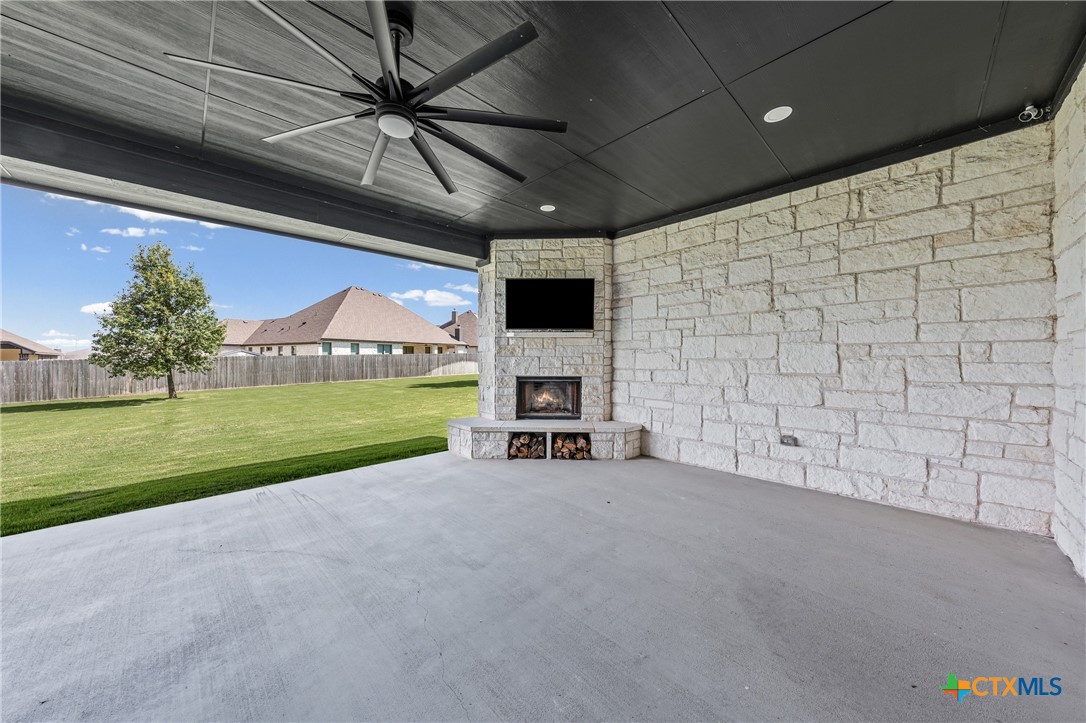 main property photo 41