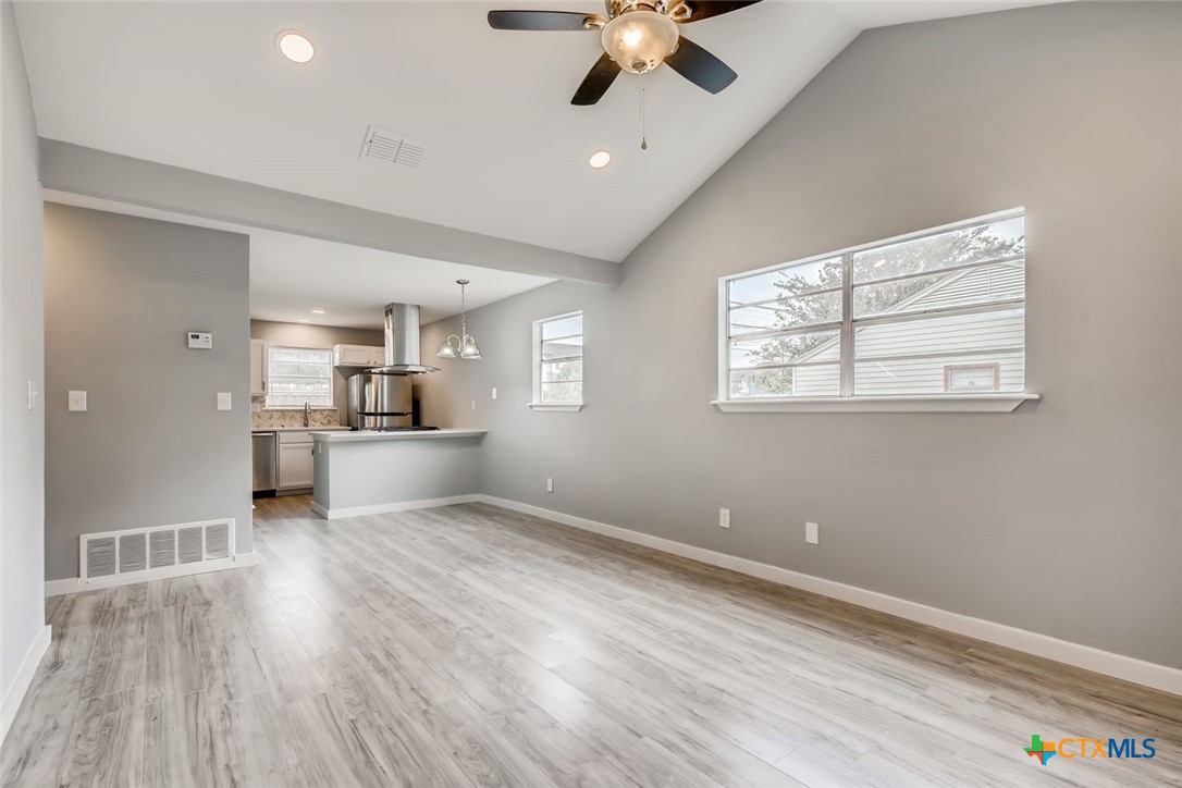 property viewer photo 11